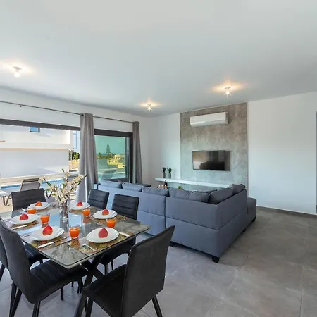 ヴィラ Marlene, Walking Distance To Coral Beach! ペイヤ