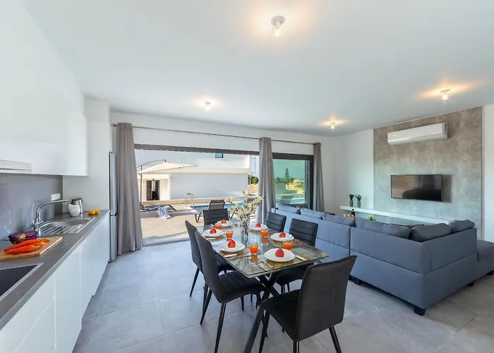 Marlene, Walking Distance To Coral Beach! Vila *