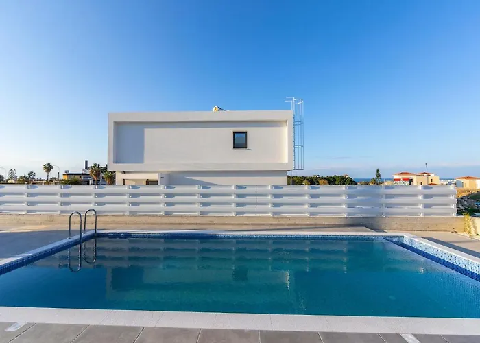 Marlene, Walking Distance To Coral Beach! Vila *