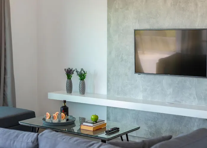 Marlene, Walking Distance To Coral Beach! ヴィラ *