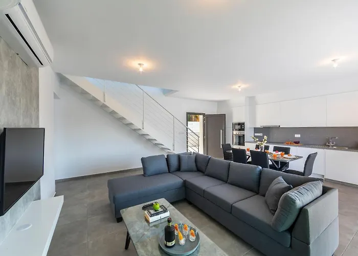 Marlene, Walking Distance To Coral Beach! ペイヤ